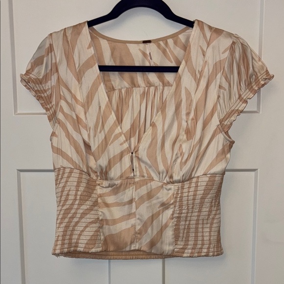Free People Animal Print Smocked Satin Top Medium - Picture 2 of 6